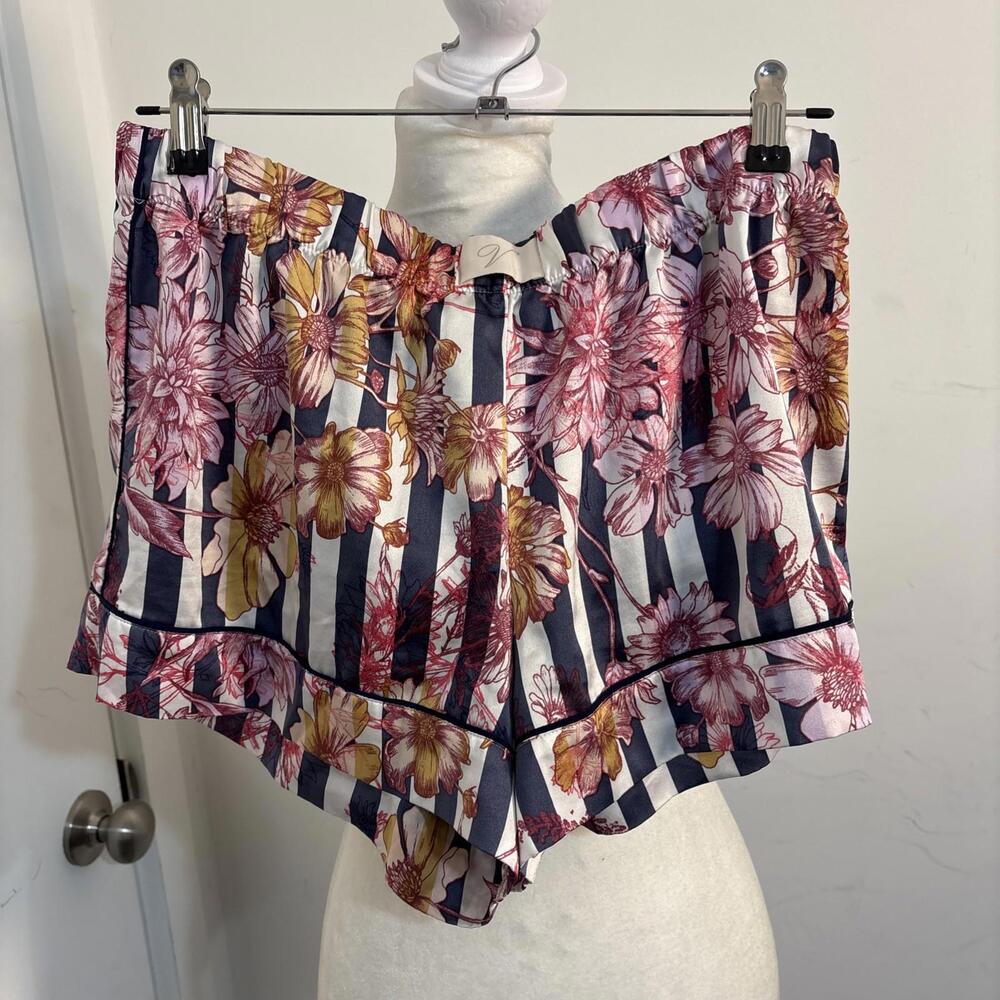 Victoria's Secret Pink Floral Satin‎ 2.5"Inseam Shorts-M Excellent